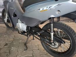 HONDA - BIZ 125 - 2006/2006 - Prata - R$ 8.500,00