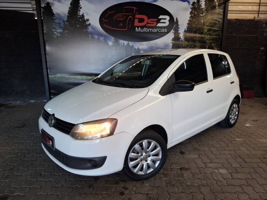 VOLKSWAGEN - FOX - 2014/2014 - Branca - R$ 41.900,00