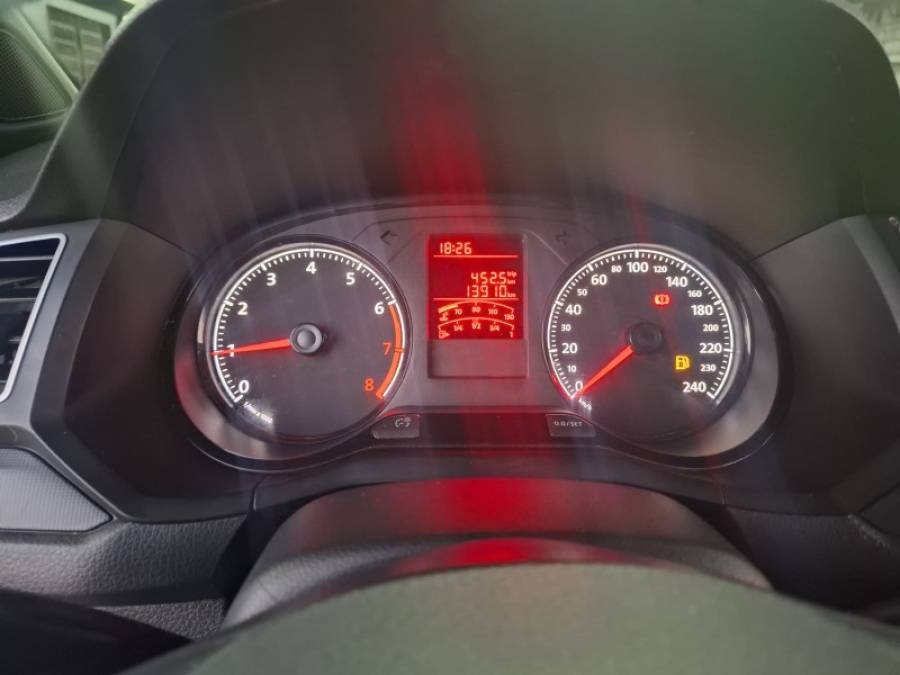 VOLKSWAGEN - SAVEIRO - 2024/2025 - Branca - R$ 88.900,00
