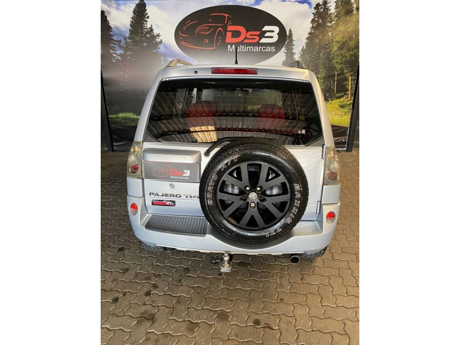 MITSUBISHI - PAJERO TR4 - 2010/2010 - Prata - R$ 57.900,00