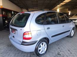 RENAULT - SCÉNIC - 2006/2006 - Prata - R$ 21.900,00