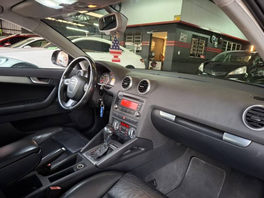 AUDI - A3 - 2010/2010 - Cinza - R$ 54.000,00