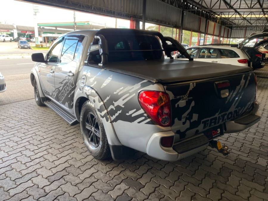 MITSUBISHI - L200 TRITON - 2010/2010 - Prata - R$ 92.900,00