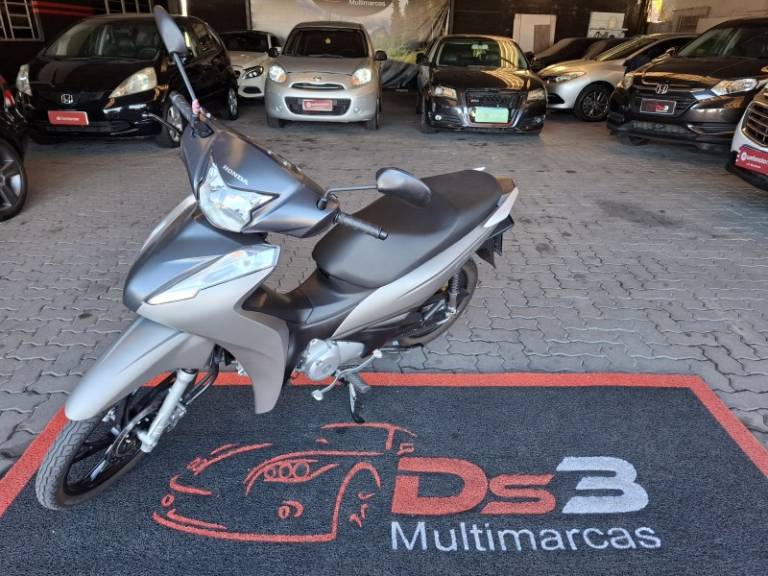 HONDA - BIZ 125 - 2024/2024 - Prata - R$ 17.900,00