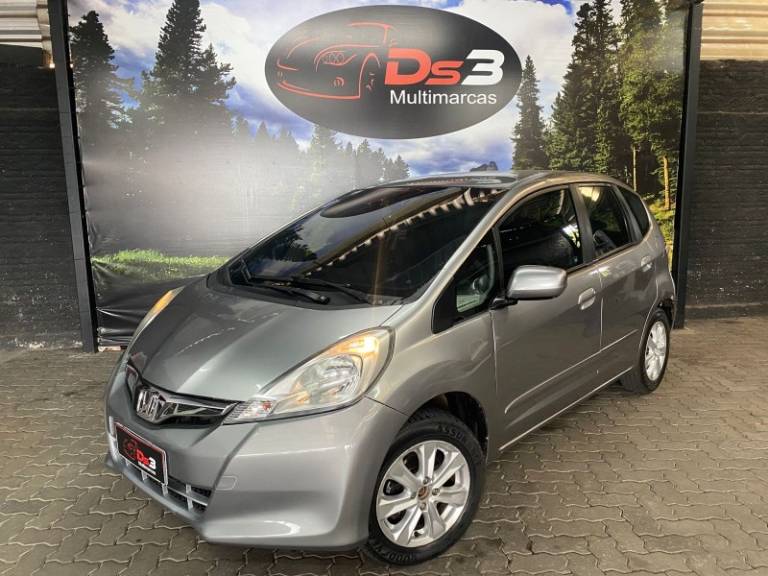 HONDA - FIT - 2013/2013 - Prata - R$ 48.900,00