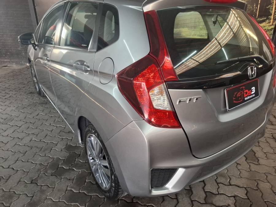 HONDA - FIT - 2015/2015 - Prata - R$ 68.800,00