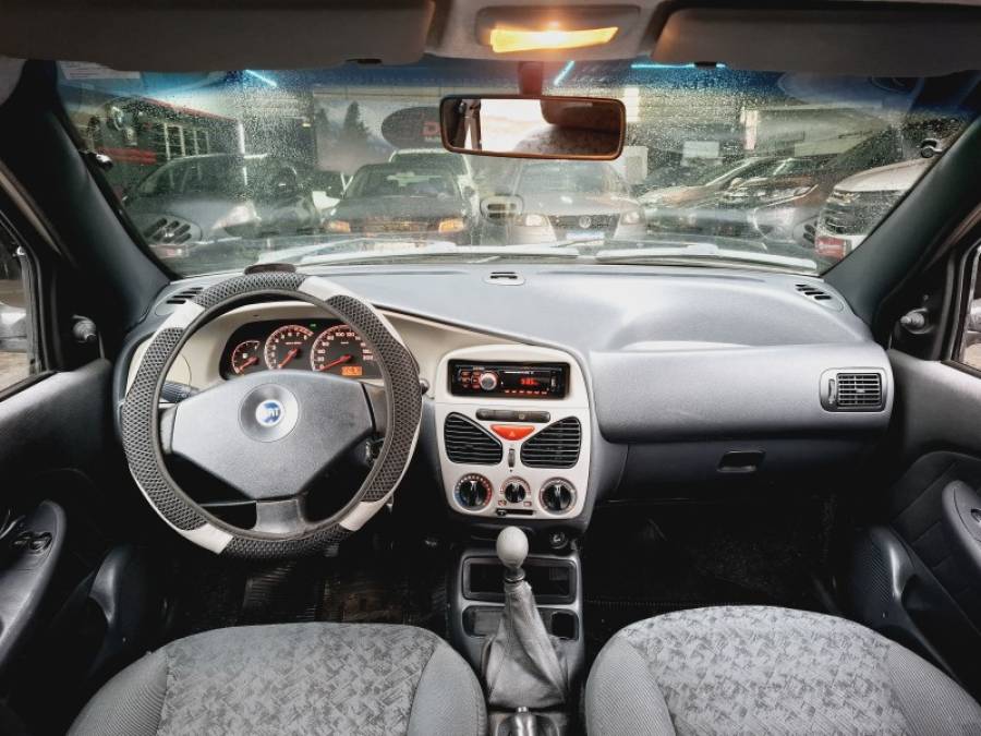 FIAT - PALIO - 2003/2003 - Prata - R$ 17.900,00