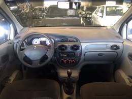 RENAULT - SCÉNIC - 2006/2006 - Prata - R$ 21.900,00