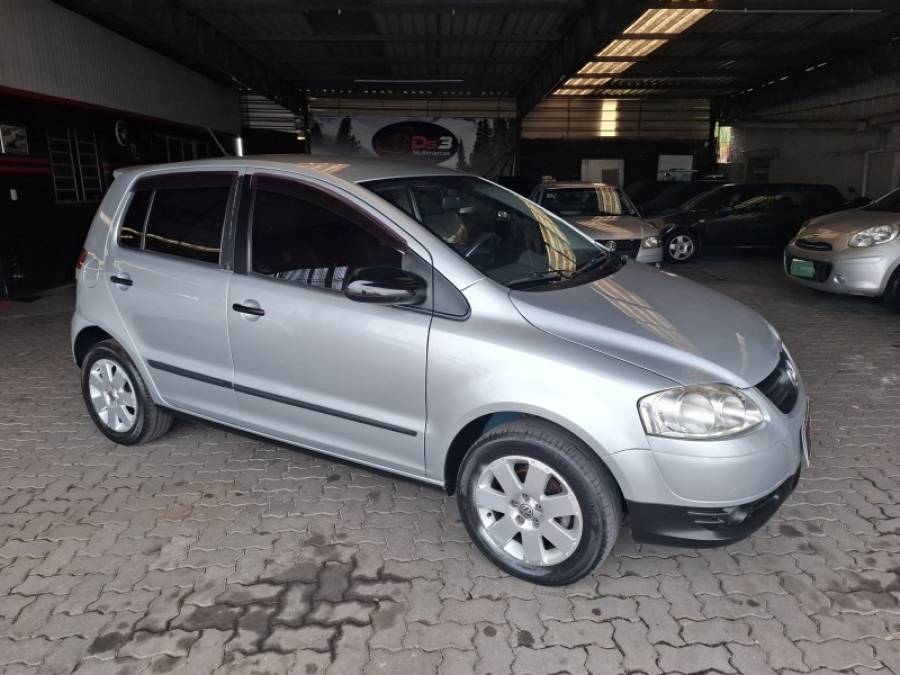 VOLKSWAGEN - FOX - 2009/2009 - Prata - R$ 32.900,00