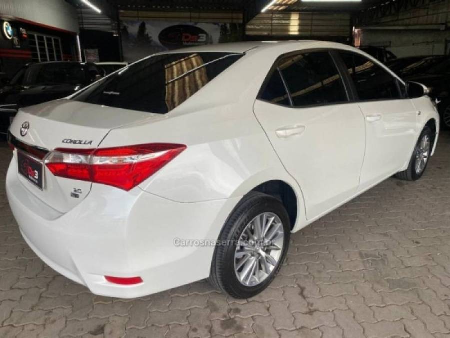 TOYOTA - COROLLA - 2015/2015 - Branca - R$ 87.900,00