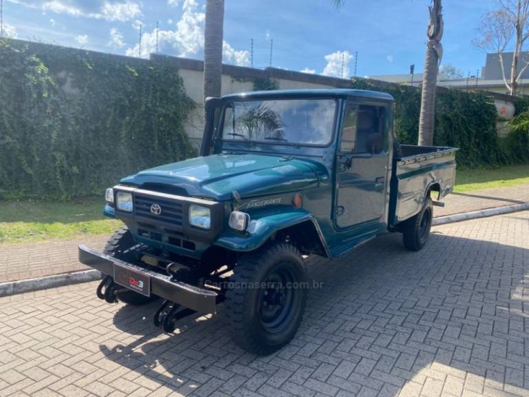 TOYOTA - BANDEIRANTE - 1998/1998 - Verde - R$ 109.000,00