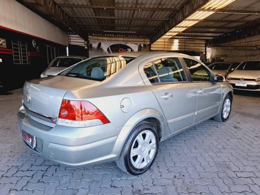 CHEVROLET - VECTRA - 2006/2006 - Prata - R$ 32.900,00
