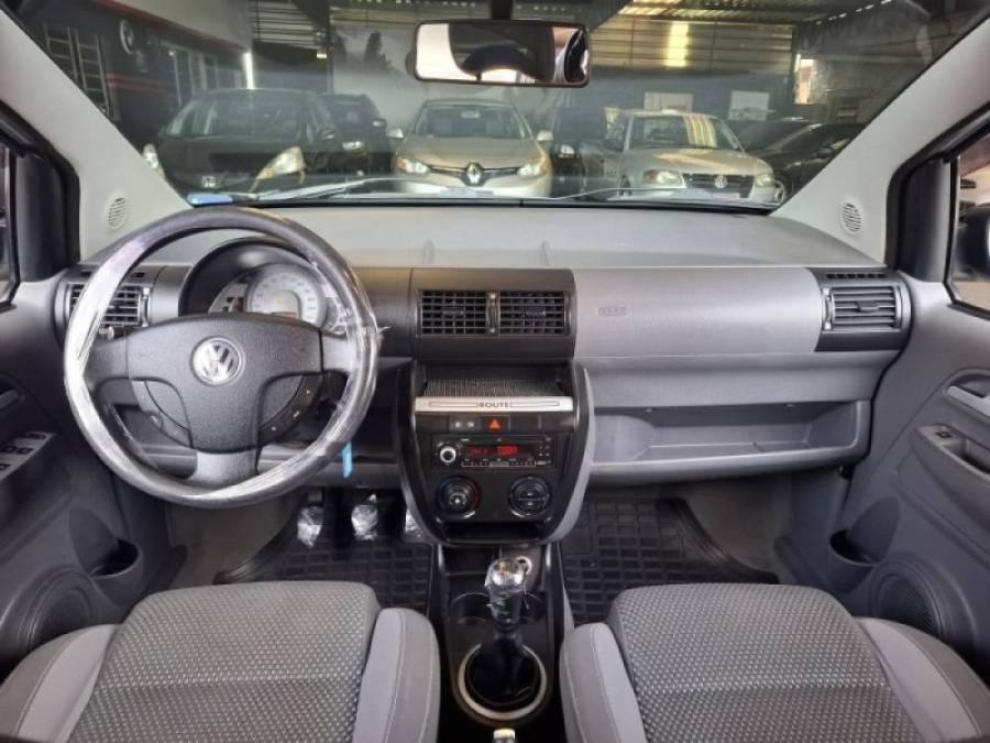 VOLKSWAGEN - FOX - 2009/2009 - Prata - R$ 32.900,00