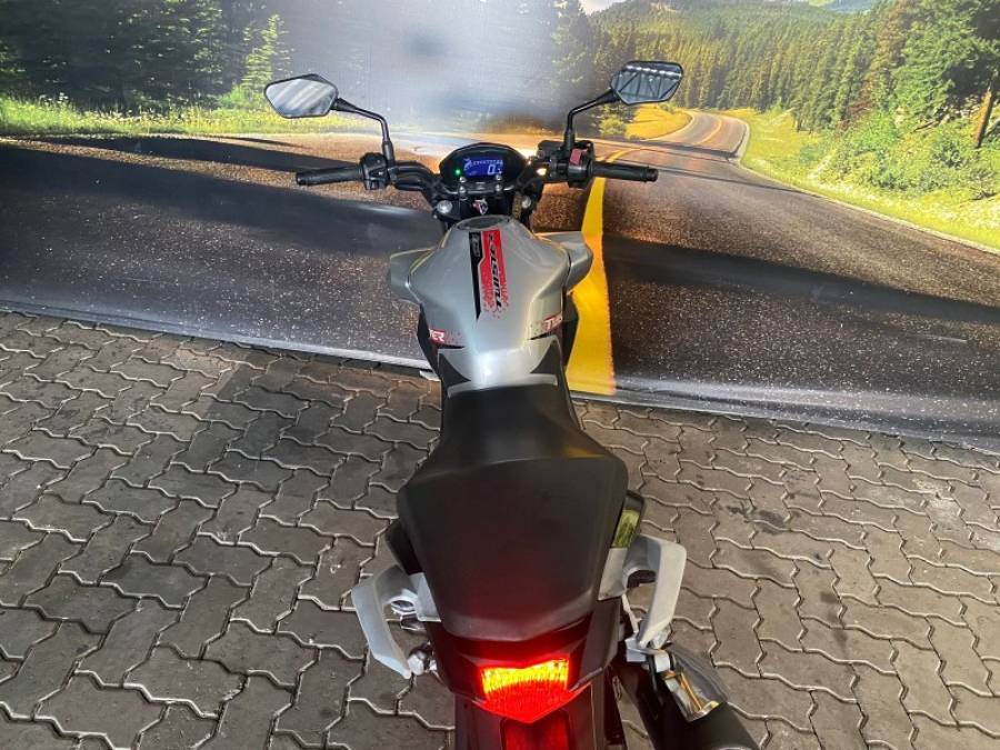 HONDA - CB 250F TWISTER - 2021/2021 - Prata - R$ 25.900,00