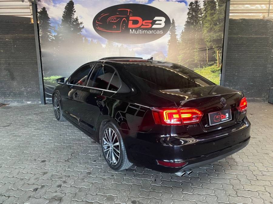VOLKSWAGEN - JETTA - 2014/2014 - Preta - Sob Consulta