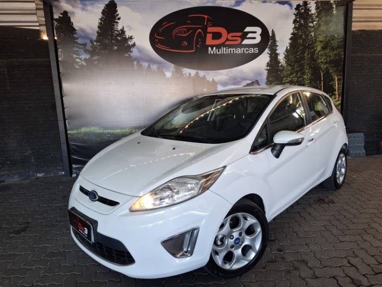 FORD - FIESTA - 2012/2012 - Branca - R$ 39.800,00