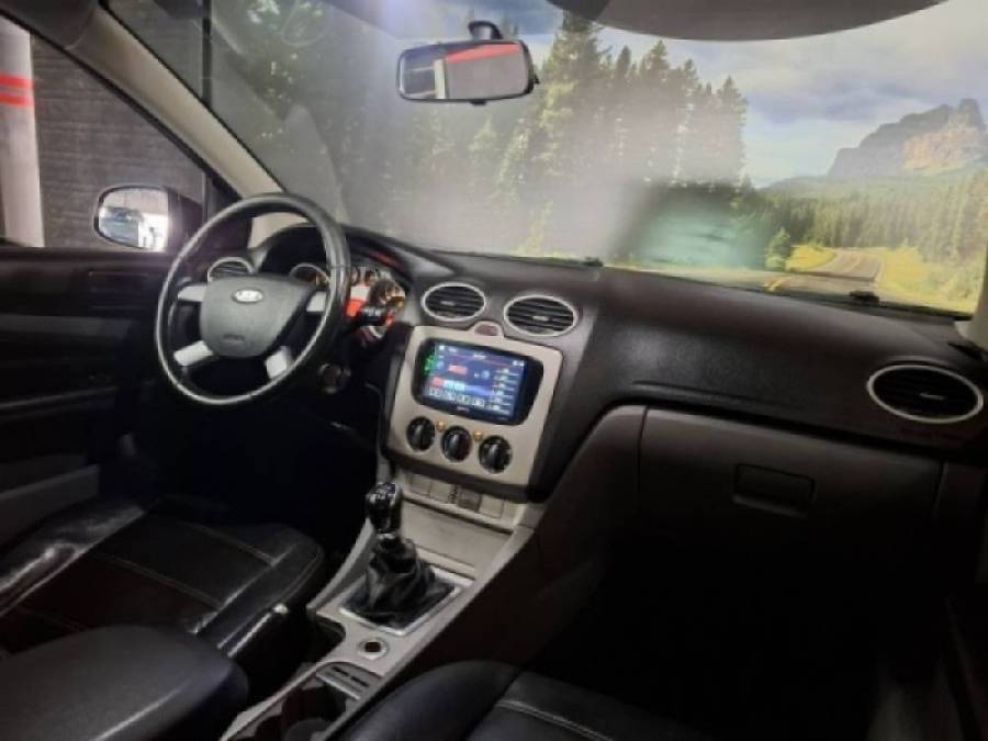 FORD - FOCUS - 2013/2013 - Preta - R$ 43.900,00