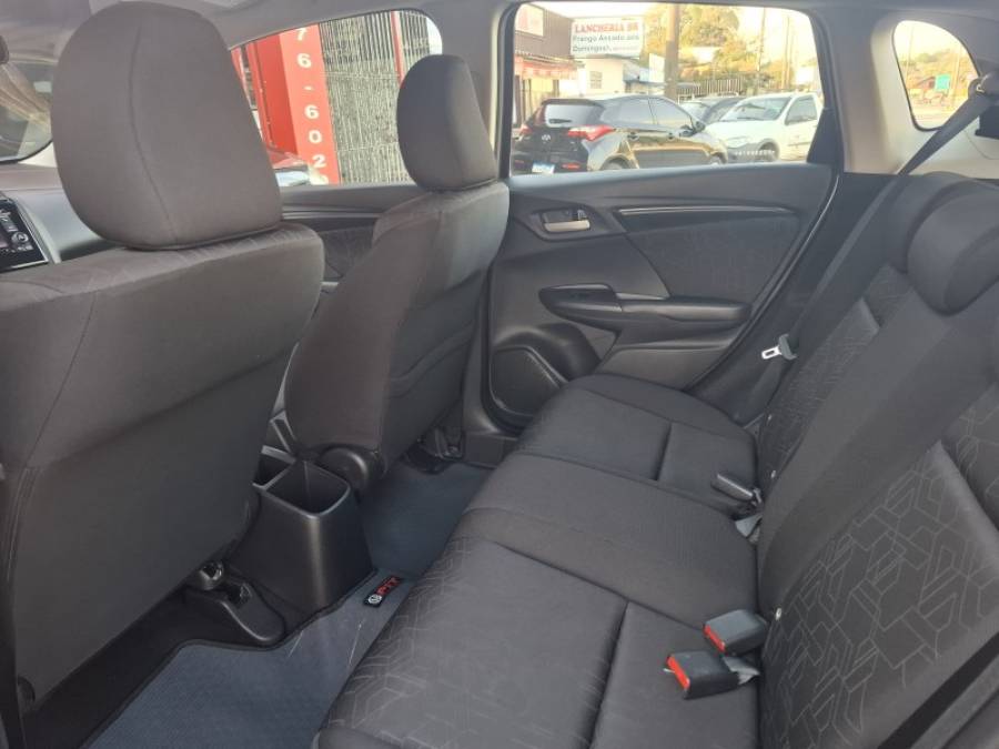 HONDA - FIT - 2015/2015 - Prata - R$ 68.800,00