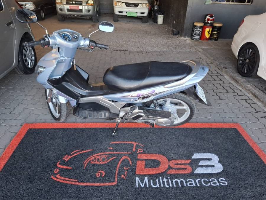 YAMAHA - NEO 125 - 2012/2012 - Prata - R$ 9.000,00