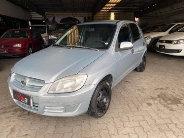CHEVROLET - CELTA - 2007/2007 - Prata - R$ 15.500,00