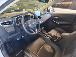 TOYOTA - COROLLA - 2023/2023 - Branca - Sob Consulta