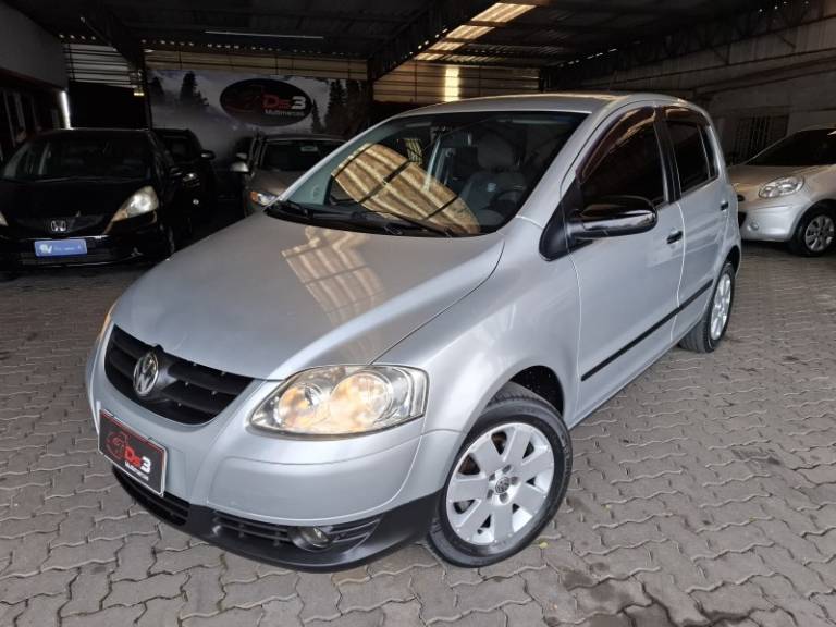 VOLKSWAGEN - FOX - 2009/2009 - Prata - R$ 32.900,00