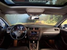 VOLKSWAGEN - JETTA - 2018/2018 - Branca - R$ 91.900,00