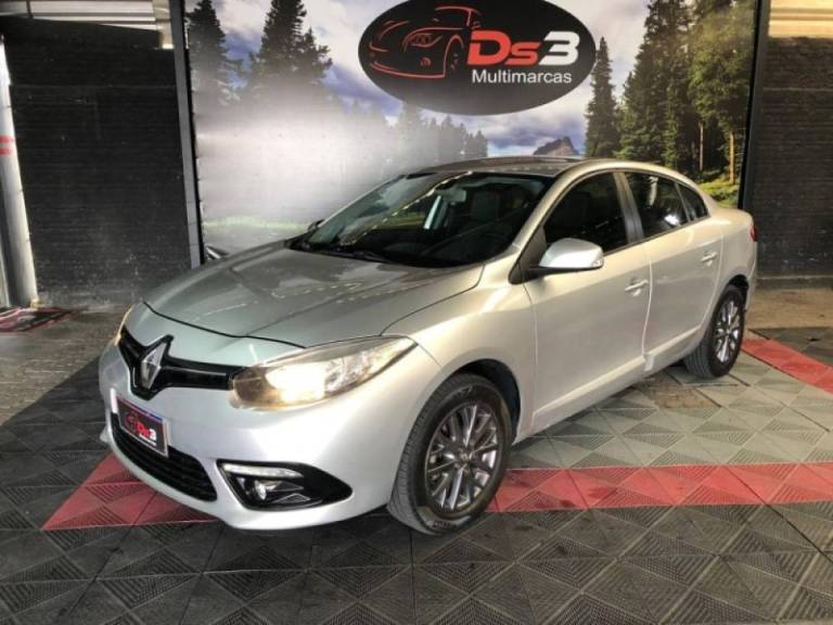 RENAULT - FLUENCE - 2017/2017 - Prata - R$ 58.900,00