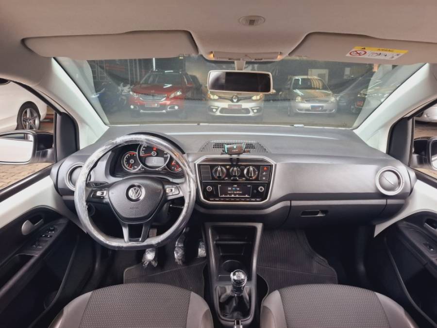 VOLKSWAGEN - UP - 2020/2020 - Branca - R$ 67.900,00