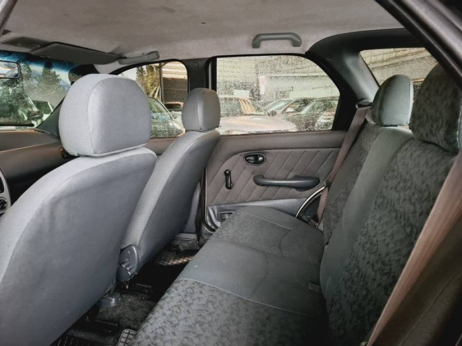 FIAT - PALIO - 2003/2003 - Prata - R$ 17.900,00