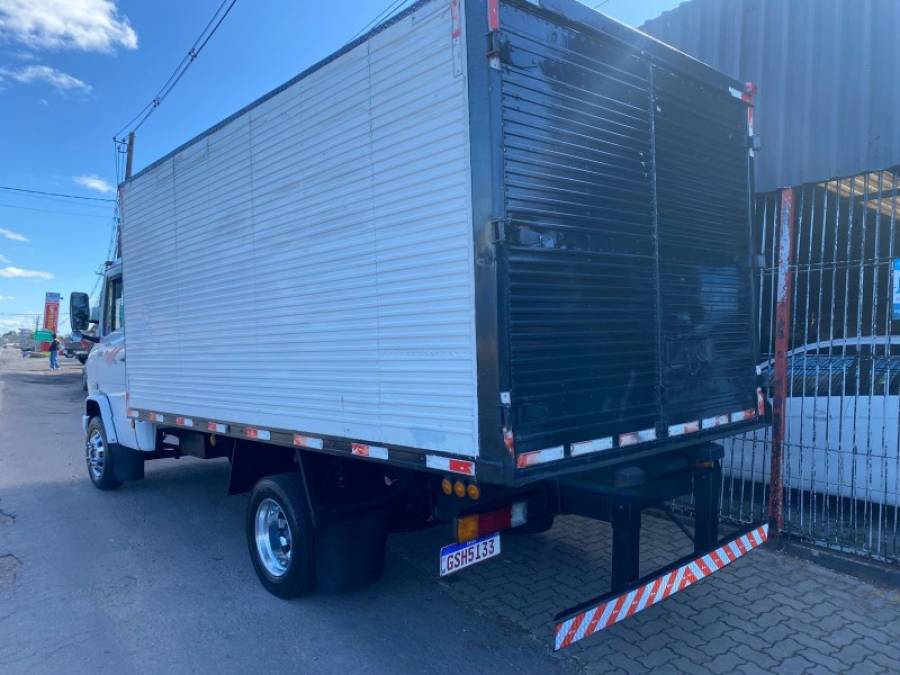 MERCEDES-BENZ - 710 PLUS - 1998/1998 - Branca - R$ 120.000,00