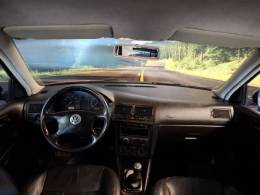 VOLKSWAGEN - GOLF - 2002/2002 - Vermelha - R$ 28.900,00