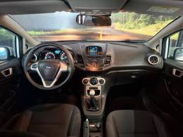 FORD - FIESTA - 2017/2017 - Branca - R$ 58.900,00