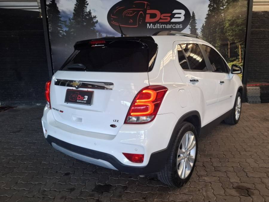CHEVROLET - TRACKER - 2017/2017 - Branca - R$ 86.900,00