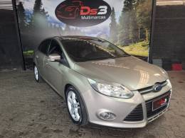FORD - FOCUS - 2015/2015 - Dourada - R$ 52.900,00
