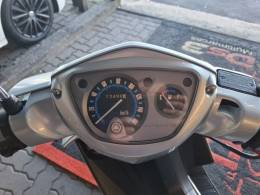 YAMAHA - NEO 125 - 2012/2012 - Prata - R$ 9.000,00