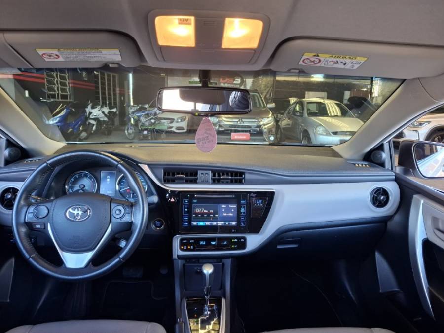 TOYOTA - COROLLA - 2018/2018 - Branca - R$ 97.500,00