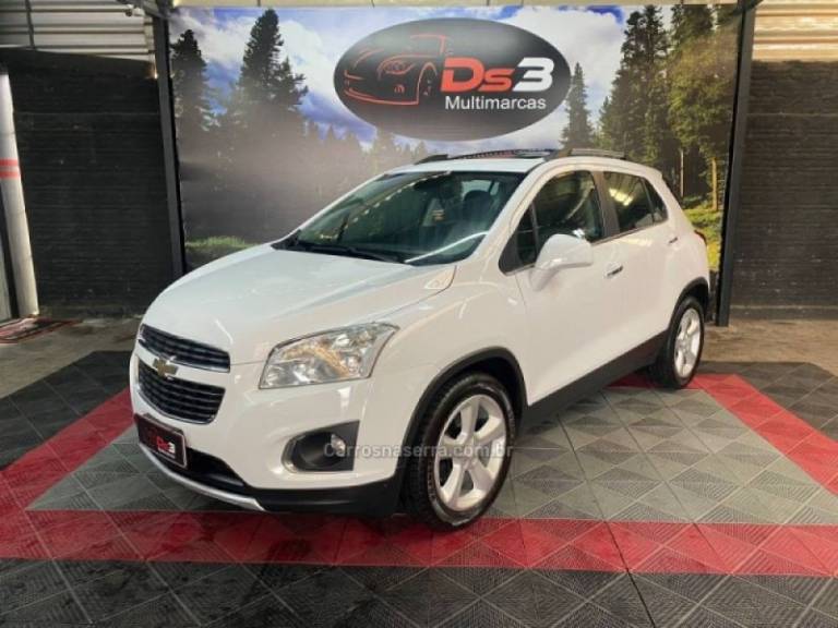 CHEVROLET - TRACKER - 2015/2015 - Branca - R$ 75.900,00