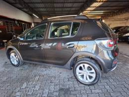 RENAULT - SANDERO - 2015/2015 - Preta - R$ 46.900,00