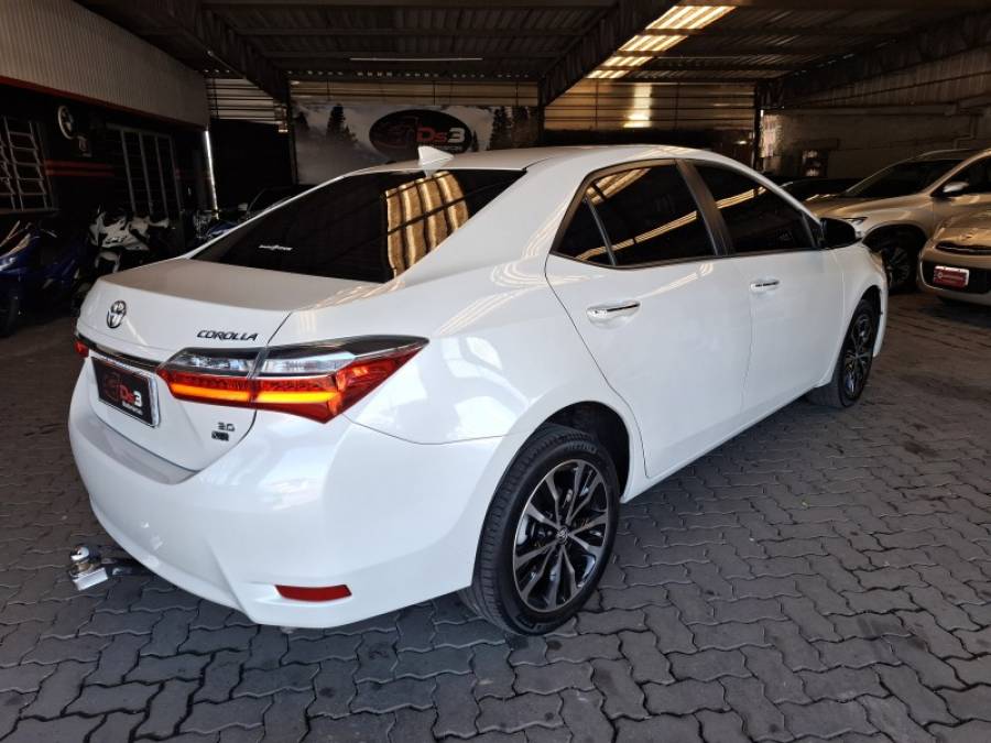 TOYOTA - COROLLA - 2018/2018 - Branca - R$ 97.500,00
