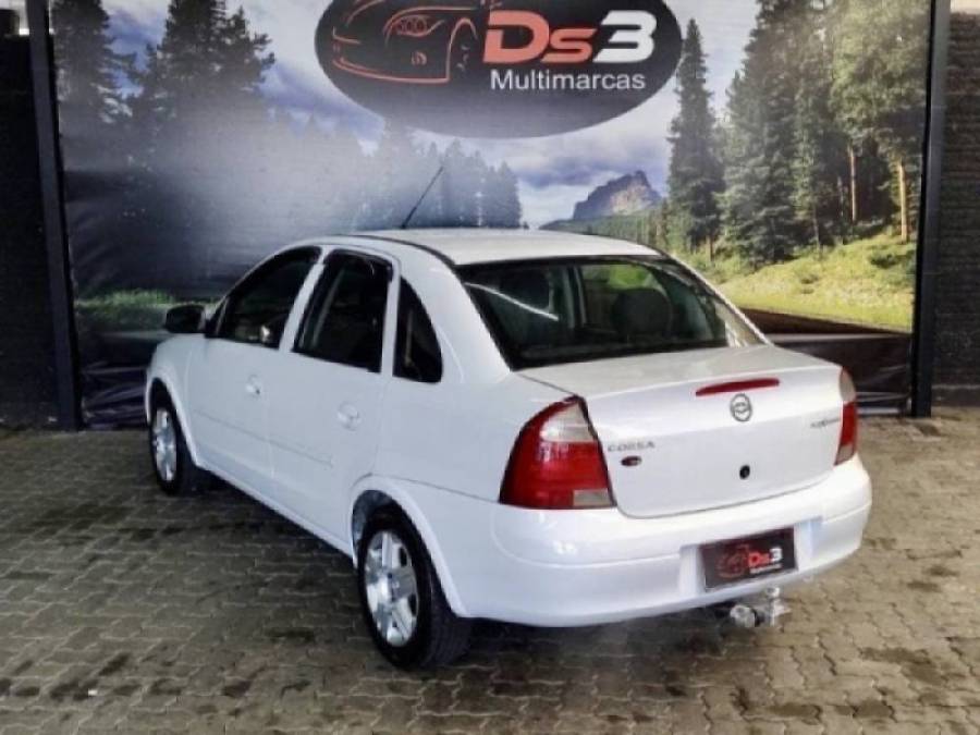CHEVROLET - CORSA - 2004/2004 - Branca - R$ 24.900,00