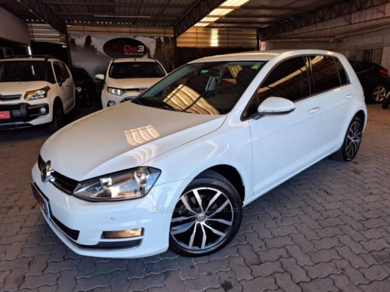 VOLKSWAGEN - GOLF - 2015/2015 - Branca - R$ 79.900,00