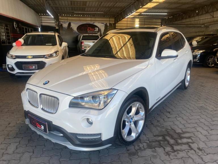 BMW - X1 - 2015/2015 - Branca - R$ 83.900,00