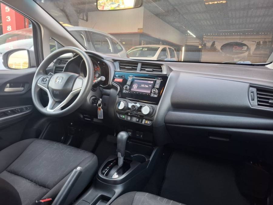 HONDA - FIT - 2015/2015 - Prata - R$ 68.800,00