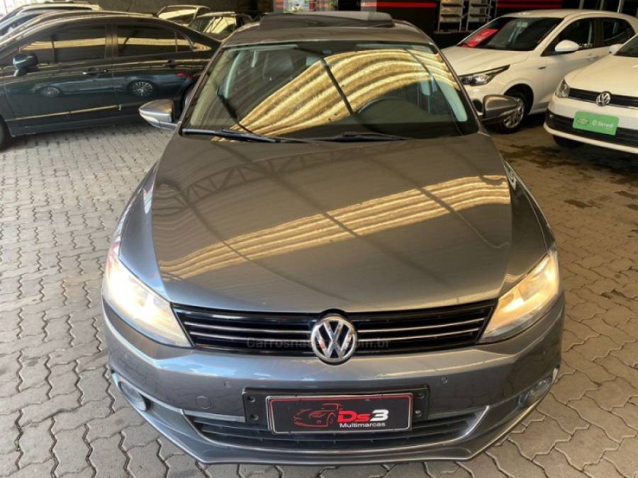 VOLKSWAGEN - JETTA - 2014/2014 - Cinza - R$ 79.900,00