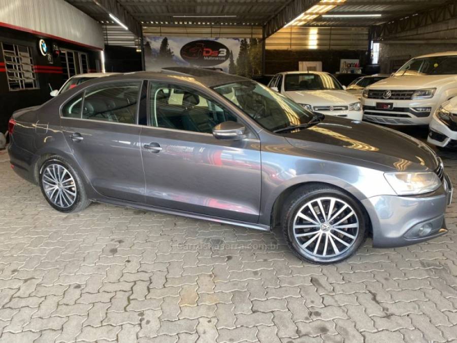 VOLKSWAGEN - JETTA - 2014/2014 - Cinza - R$ 79.900,00