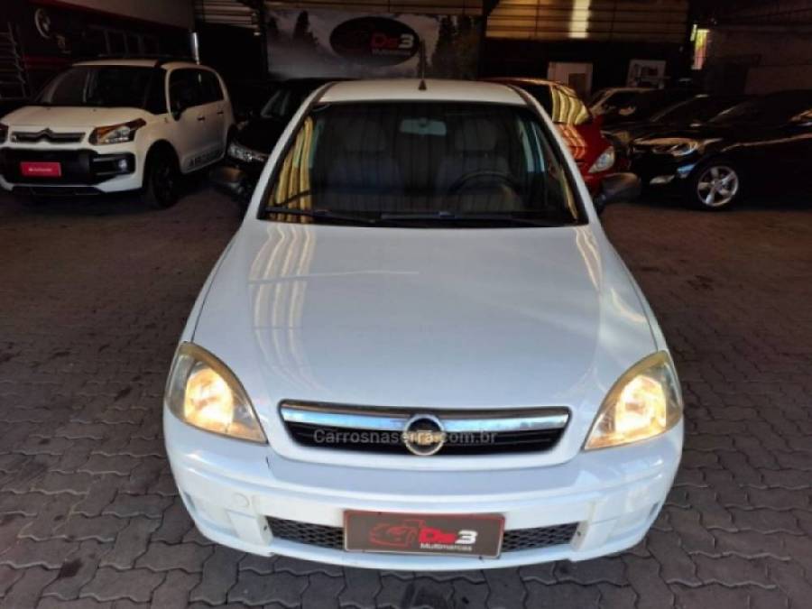 CHEVROLET - CORSA - 2012/2012 - Branca - R$ 28.900,00