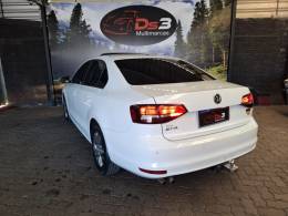 VOLKSWAGEN - JETTA - 2018/2018 - Branca - R$ 89.500,00
