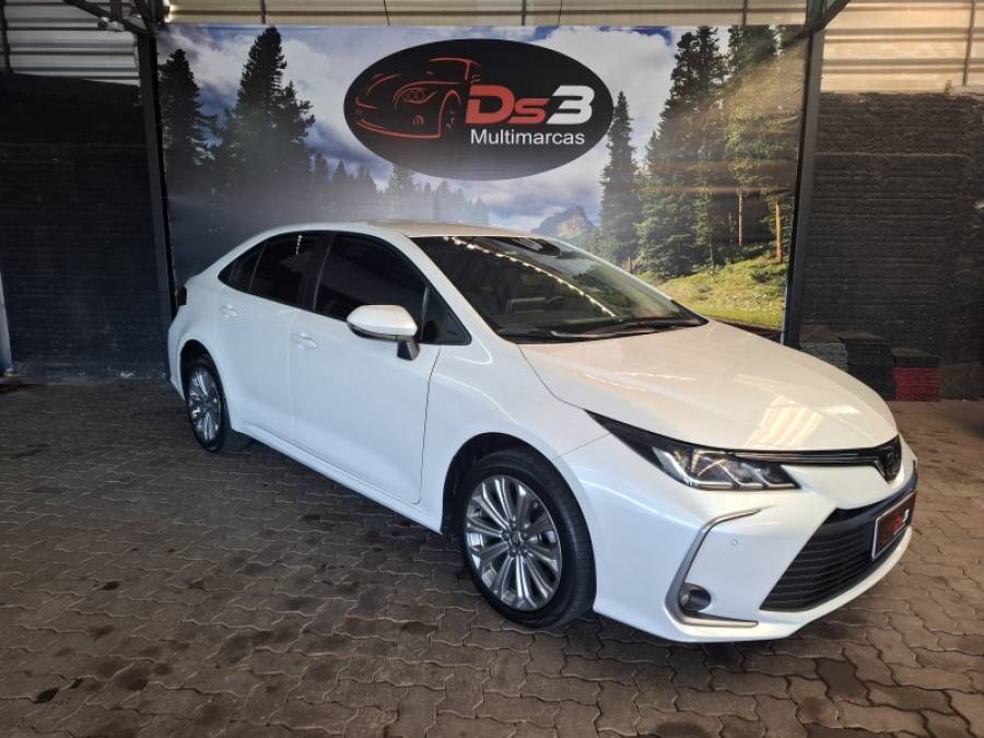 TOYOTA - COROLLA - 2023/2023 - Branca - R$ 135.900,00
