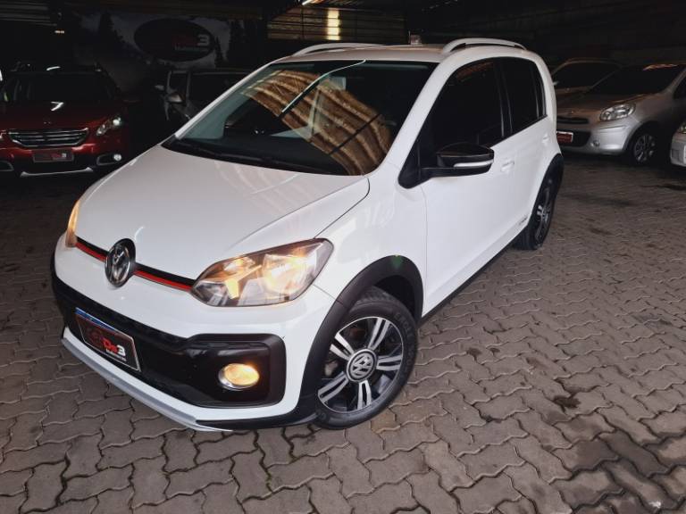VOLKSWAGEN - UP - 2020/2020 - Branca - R$ 67.900,00
